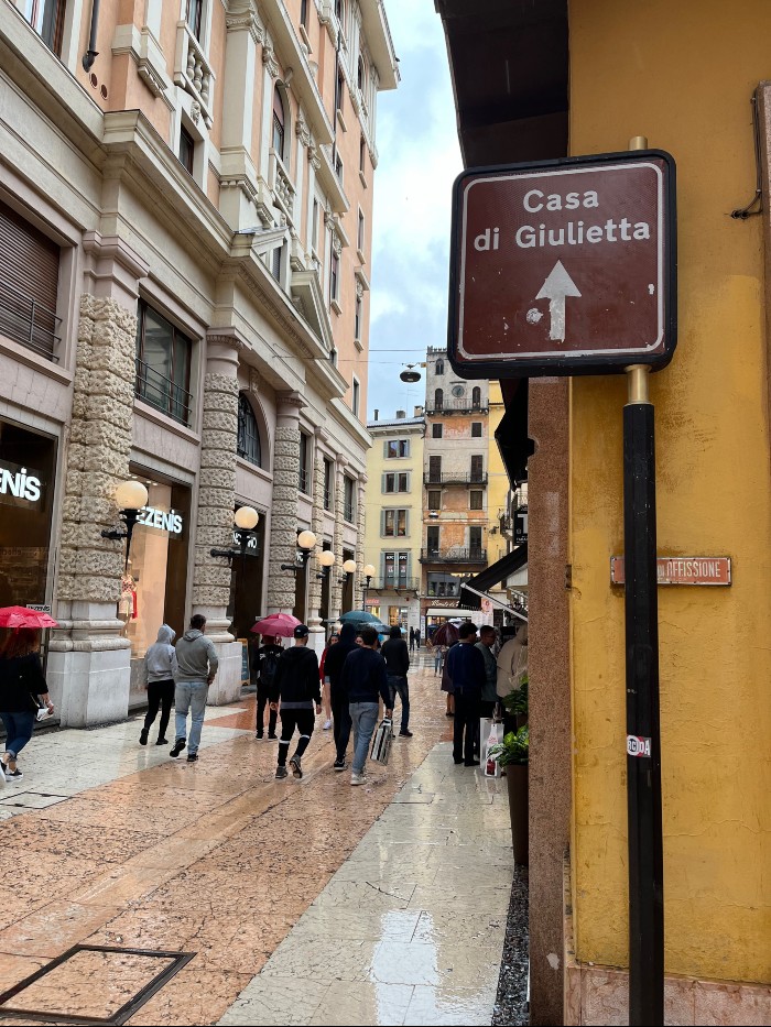 On the shopping street towards the balcony